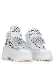 STARBOOT CUSTOM – White Silver Stud Edition