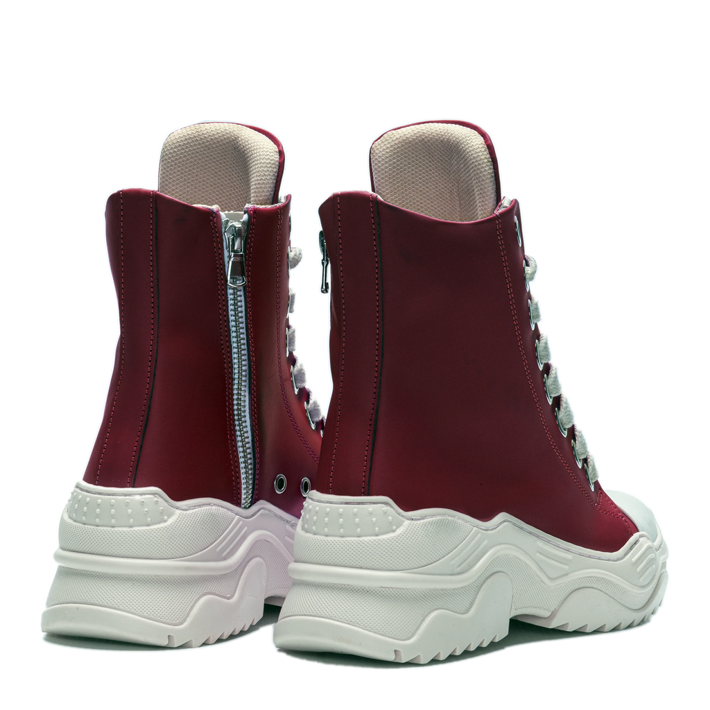 REBEL HIGH – Leather