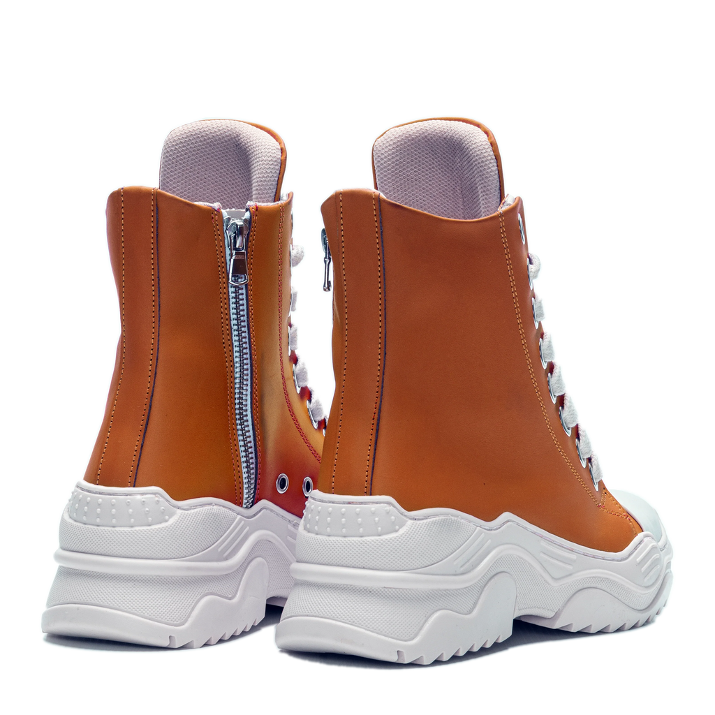 REBEL HIGH – Leather