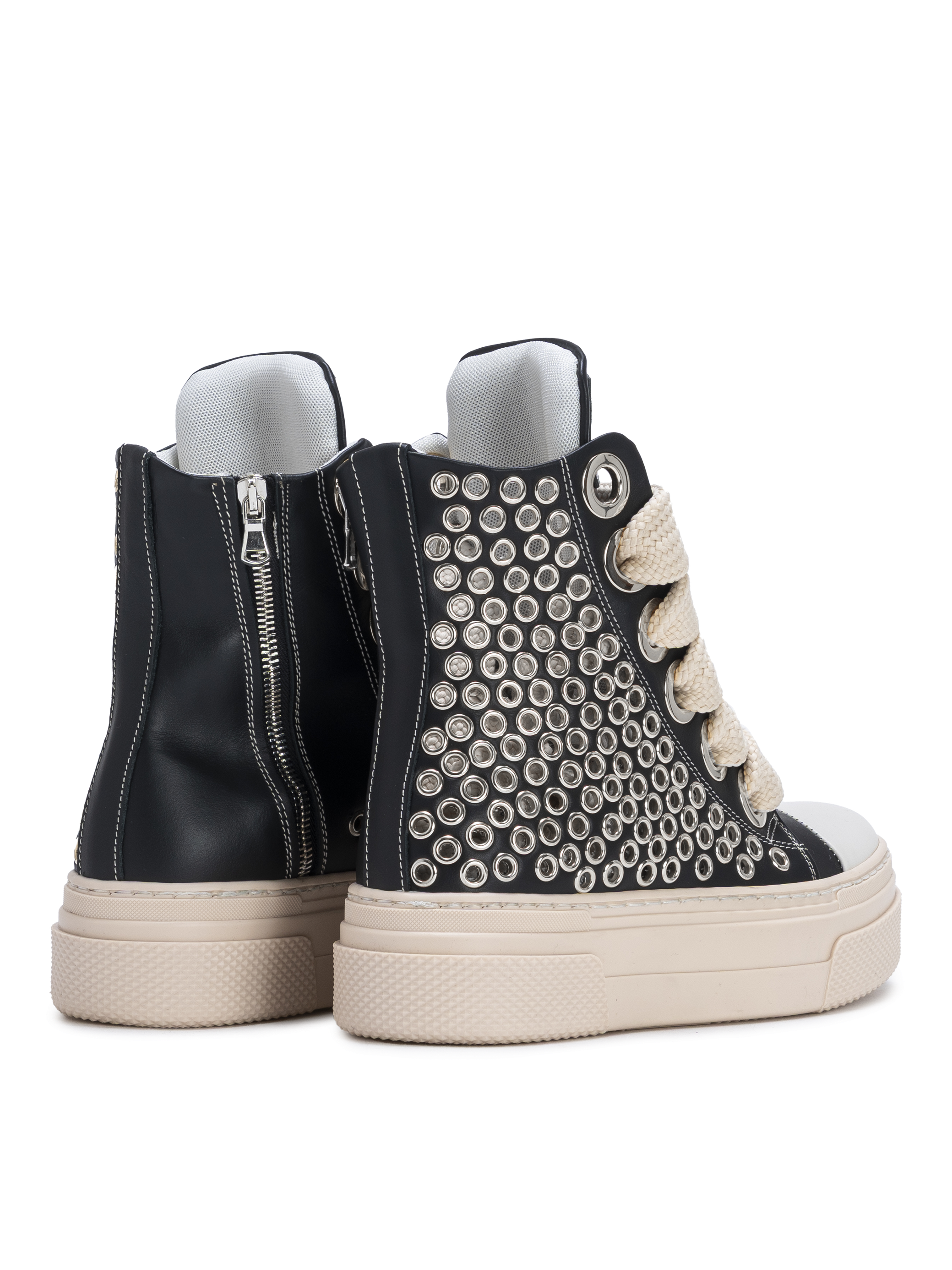 CALIPSO 300 – Silver Eyelets