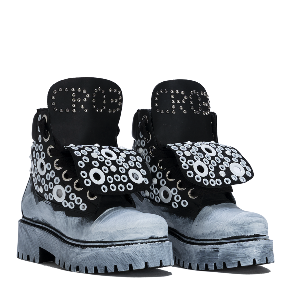 STARBOOT CUSTOM – White Eyelets Painted Edition