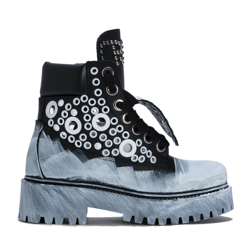 STARBOOT CUSTOM – White Eyelets Painted Edition