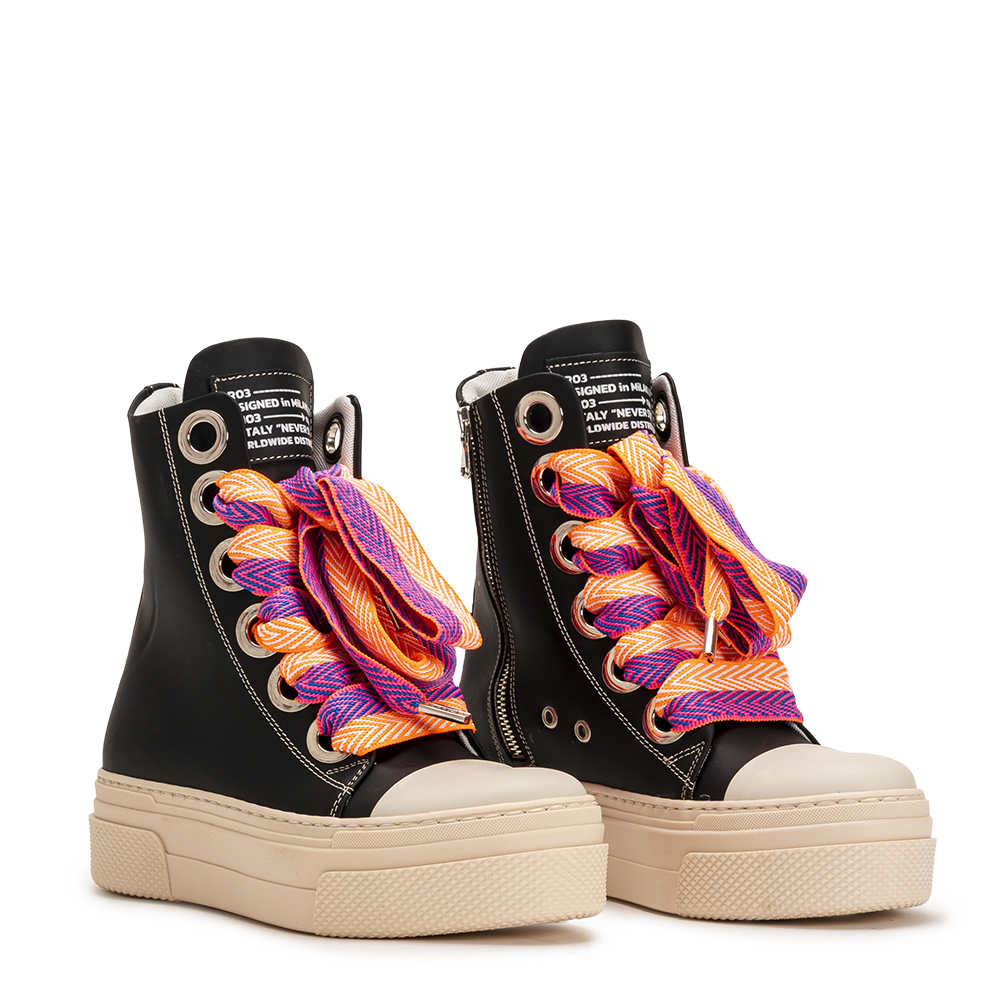 CALIPSO 300 – Black Laces Orange Fluo